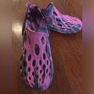 Merrell Hydro Mocs
9M, SEAMOSS/BL
Water-friendly